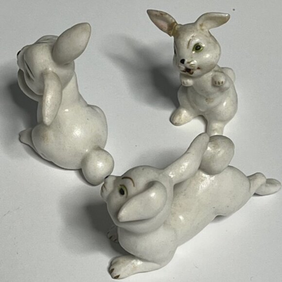 VTG 3 Miniature Rabbits Bone China Figurines White w/Green Eyes 2" Japan - Picture 2 of 15